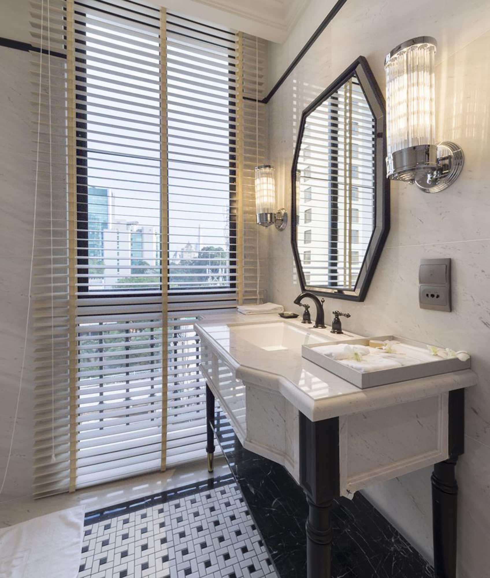 Bach Saigon Hotel