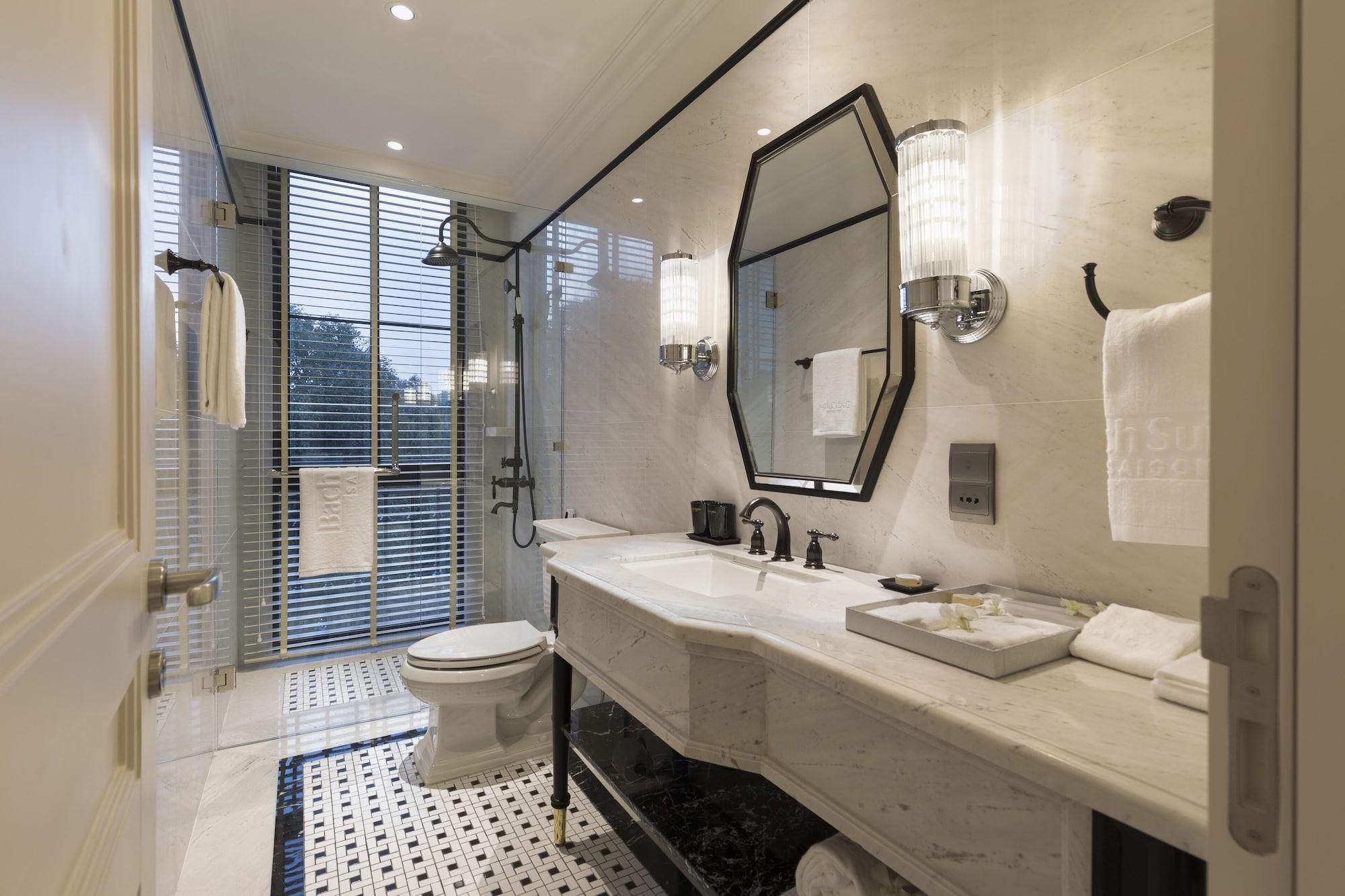 Hotel Bach Saigon 4*