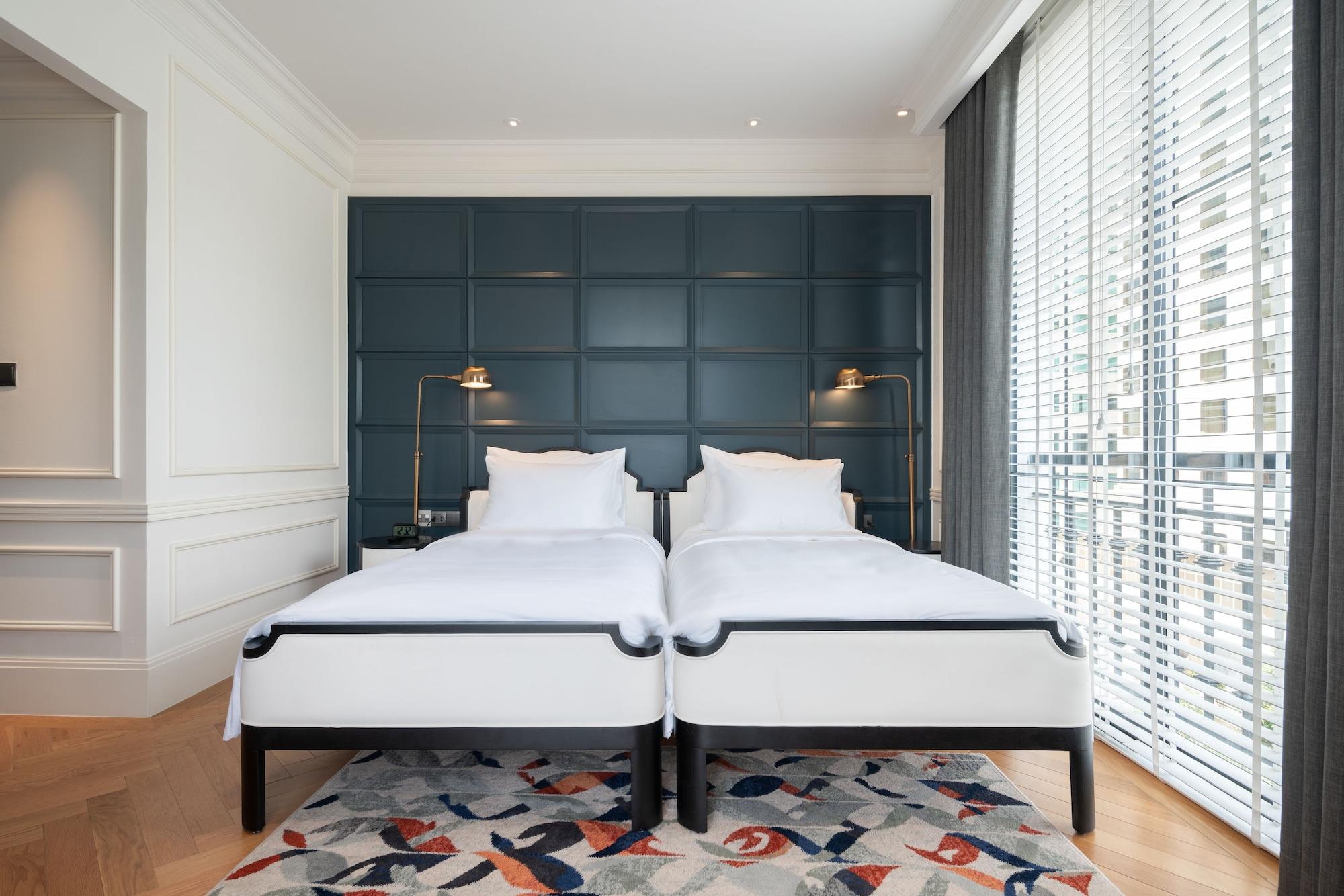 Bach Saigon 4*